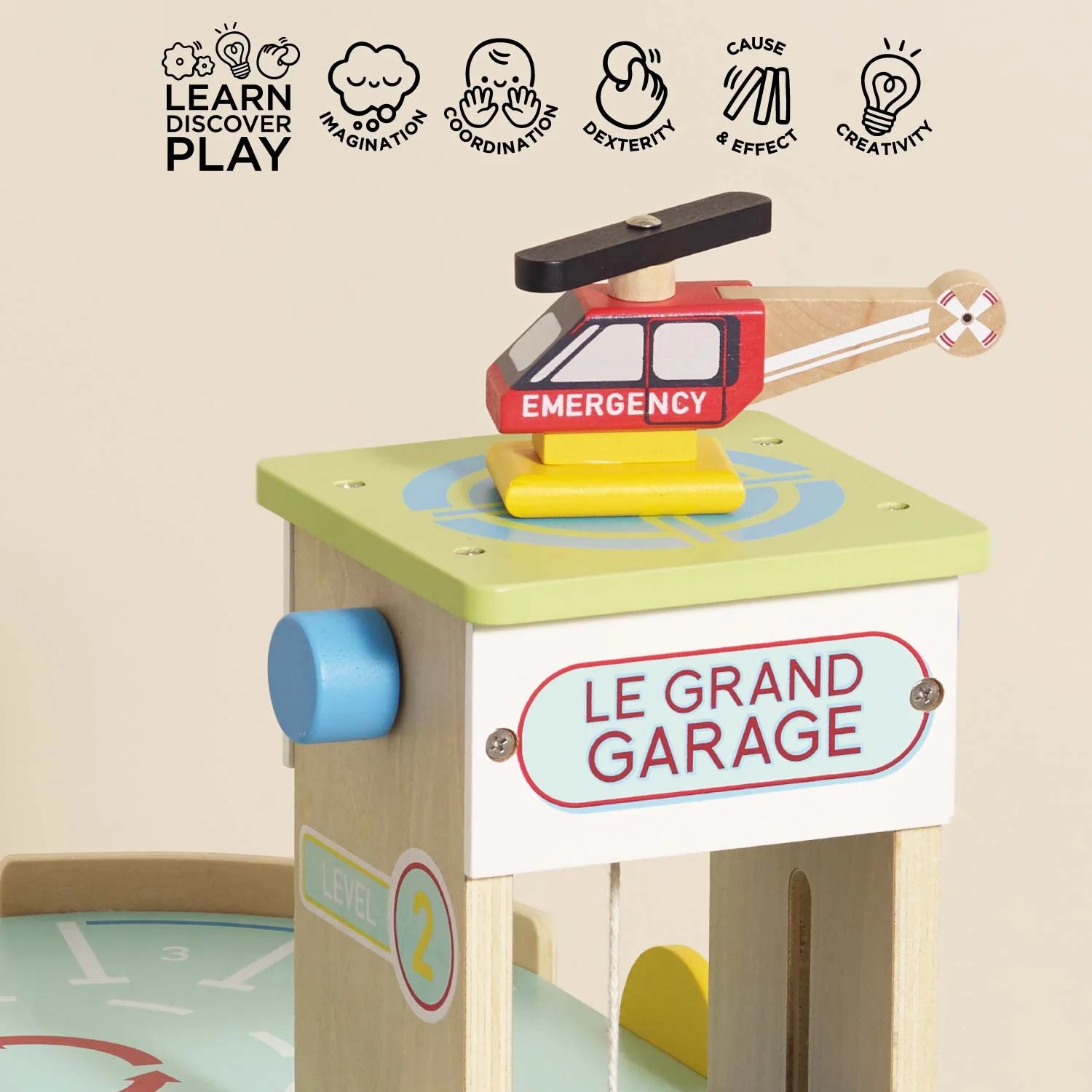 Le Grand Wooden Garage - Image 3