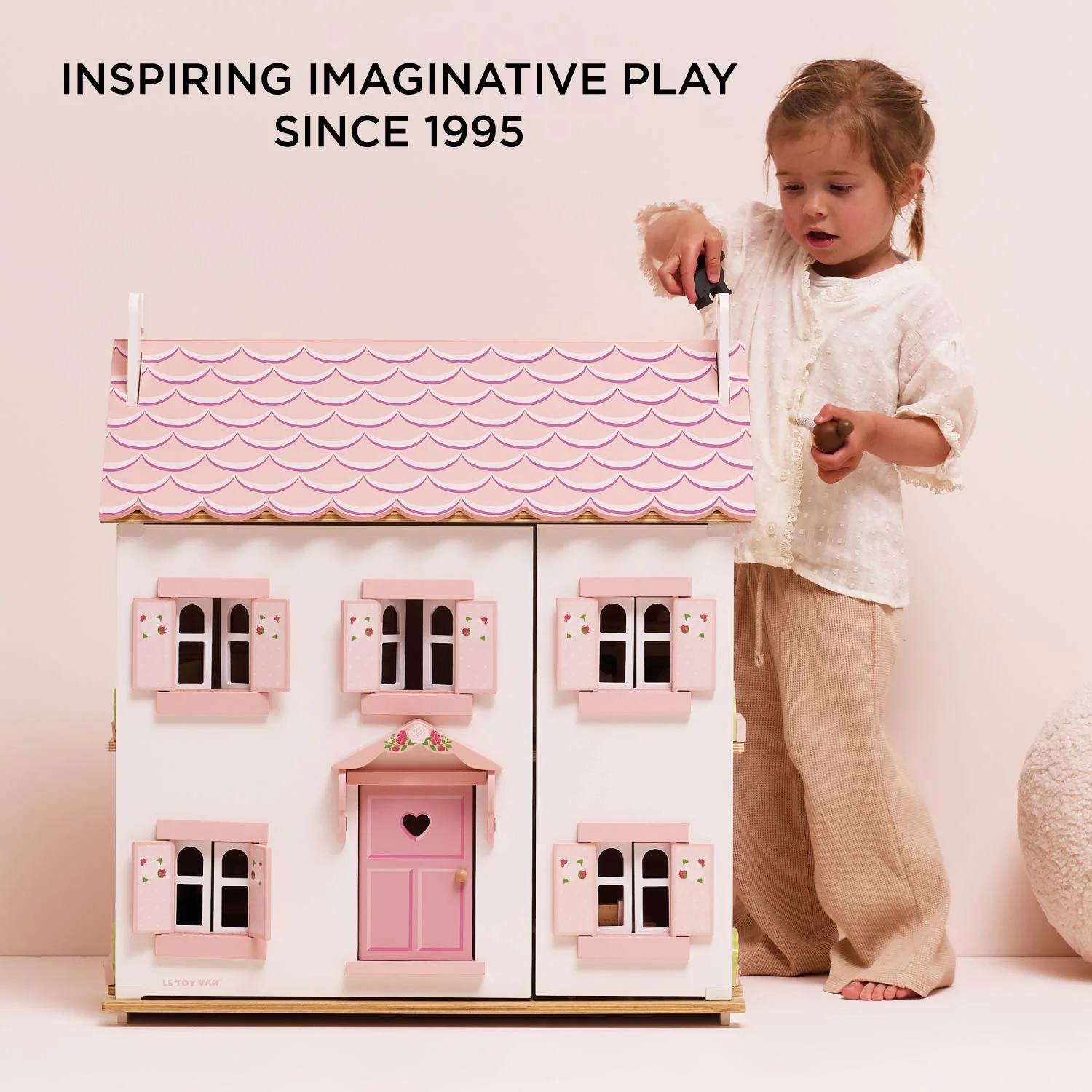 Sophie's Wooden Dolls House - Image 6